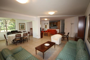 2 Bdr Park View Apt - 130m2 & Private Patio